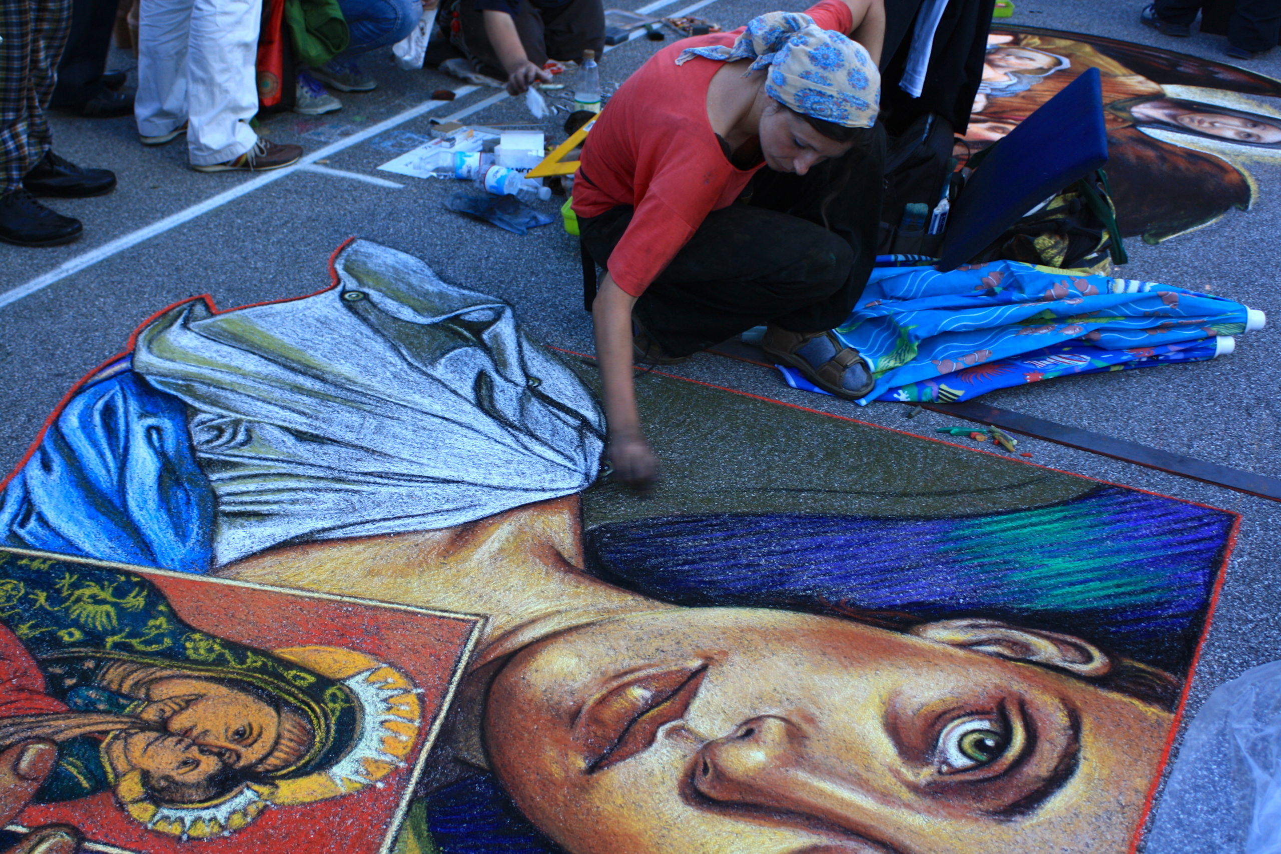 verabugatti madonnari grazie graziedicurtatone madonnaro artedistrada artistidistrada chalk chalkart gessetti gessetto pastel asphalt pavementart strassenmalerei