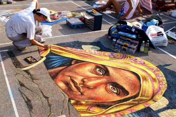 verabugatti madonnari grazie graziedicurtatone madonnaro artedistrada artistidistrada chalk chalkart gessetti gessetto pastel asphalt pavementart strassenmalerei