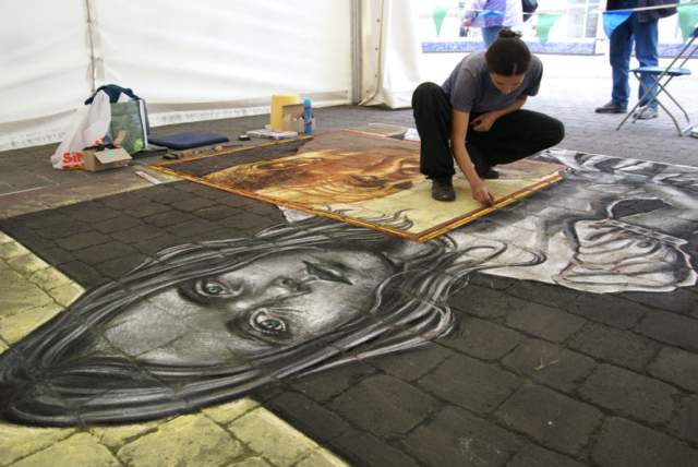 verabugatti madonnari grazie graziedicurtatone madonnaro artedistrada artistidistrada chalk chalkart gessetti gessetto pastel asphalt pavementart strassenmalerei irlanda irishstreetart