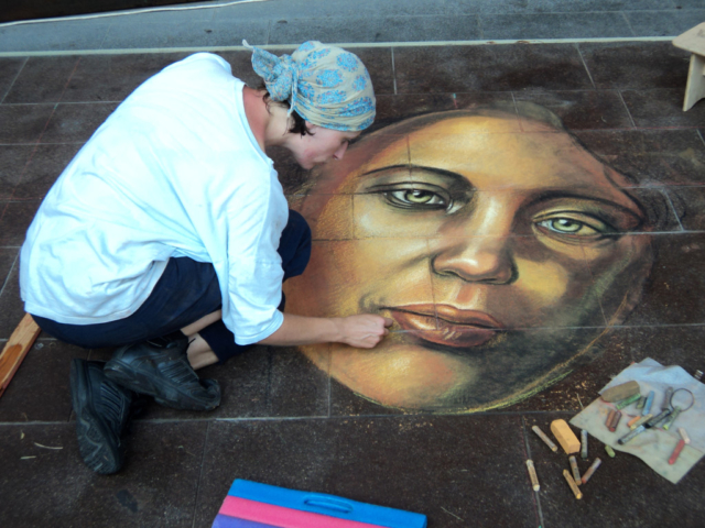 verabugatti madonnari grazie graziedicurtatone madonnaro artedistrada artistidistrada chalk chalkart gessetti gessetto pastel asphalt pavementart bienno strassenmalerei