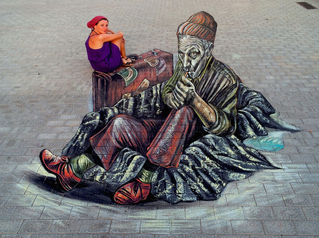 verabugatti streetart arteurbana illusioniottiche 3Dstreetart anamorfosi anamorfico anamorphic illusions urbanart madonnari3D canarie streetartcanarie spain migrants oldmigrant pavementart 3Dstreetart 3Dstreetpainting environment thereisnotplanetb