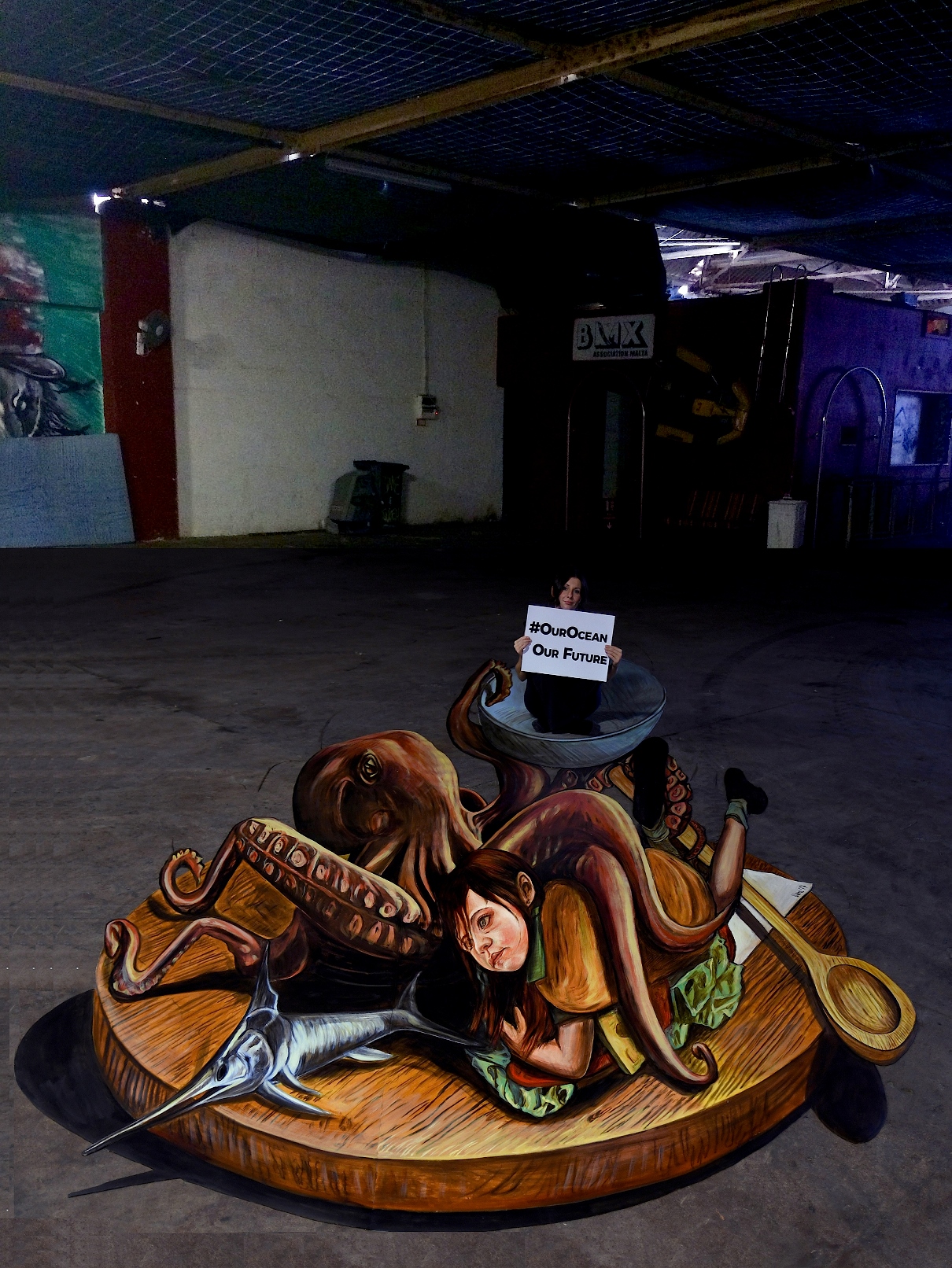 verabugatti streetart arteurbana illusioniottiche 3Dstreetart anamorfosi anamorfico anamorphic illusions urbanart madonnari3D pavementart 3Dstreetart 3Dstreetpainting environment thereisnotplanetb greedyhumanity ourocean dancingfox ourfishes fishfortomorrow maltastreetart octopus3D mediterraneo sea noplastic overfishing