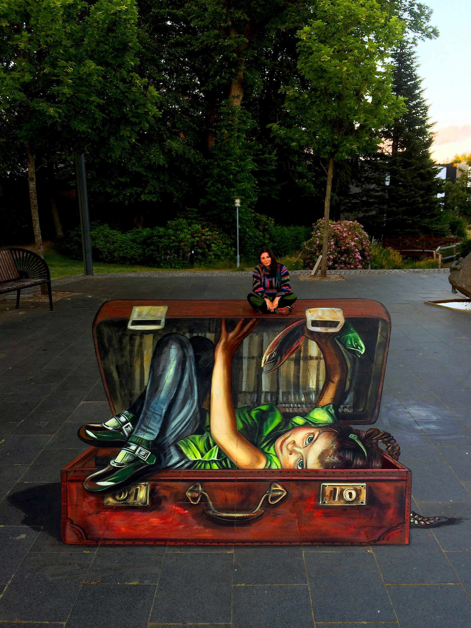 verabugatti streetart arteurbana illusioniottiche 3Dstreetart anamorfosi chisiamodadoveveniamo 3Dsuitcasse brandestreetartfestival shoesanamorfico anamorphic illusions urbanart madonnari3D