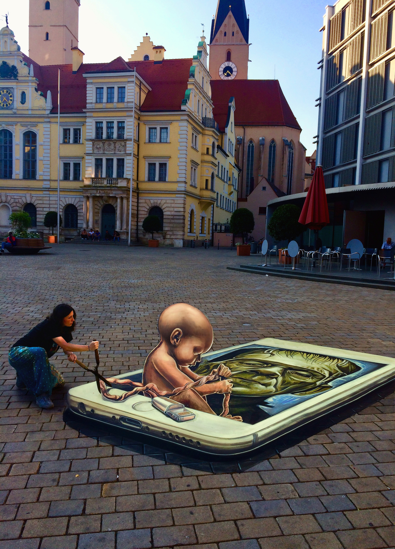 verabugatti streetart arteurbana illusioniottiche 3Dstreetart anamorfosi anamorfico anamorphic illusions urbanart madonnari3D pavementart 3Dstreetart 3Dstreetpainting environment thereisnotplanetb stopplastic frankenstein maryshelley borndigital natividigitali tecnologia monsters feto bambinitecnologici iphone cellulari nuovetecnologie