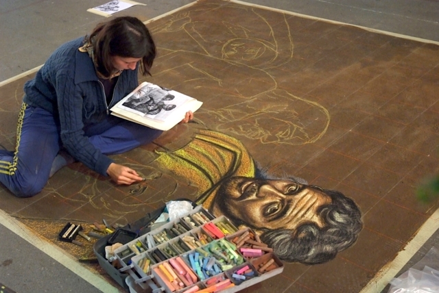 verabugatti madonnari grazie graziedicurtatone madonnaro artedistrada artistidistrada chalk chalkart gessetti gessetto pastel asphalt pavementart strassenmalerei